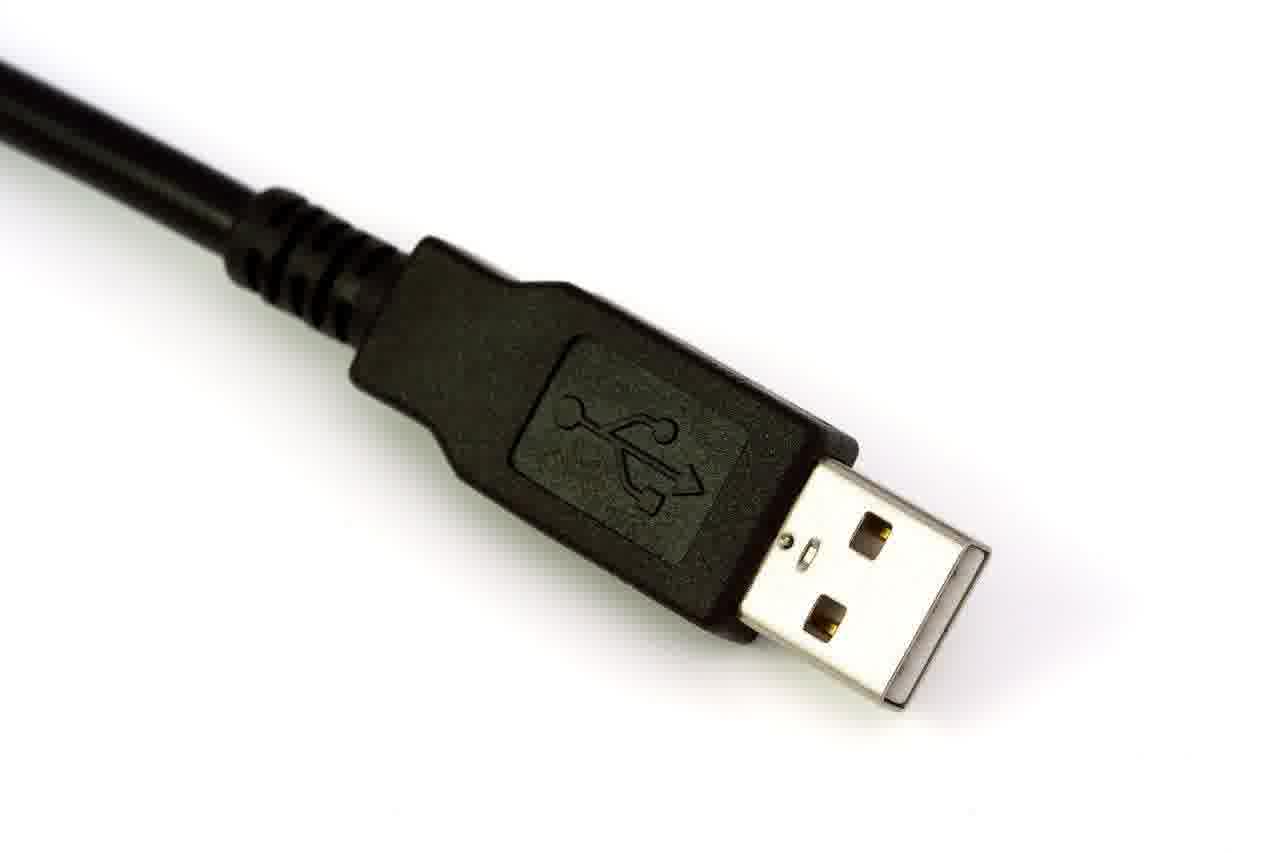 가족 여행 필수 아이템, USB 포트 많은 패밀리카 추천!