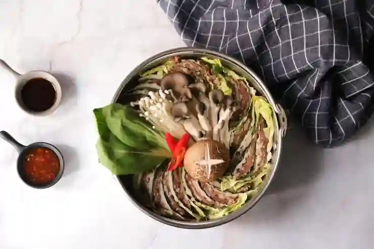 건강 챙기는 팽이버섯 전골
